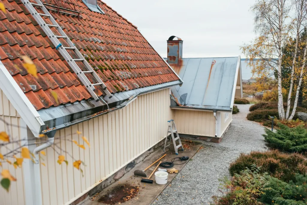s f rl nger du takets livsl ngd med r tt underh llsplan f r villa och fritidshus